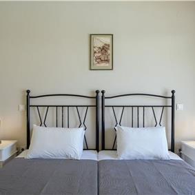 3 bedroom villa with heated pool in Kassiopi, Corfu, sleeps 6